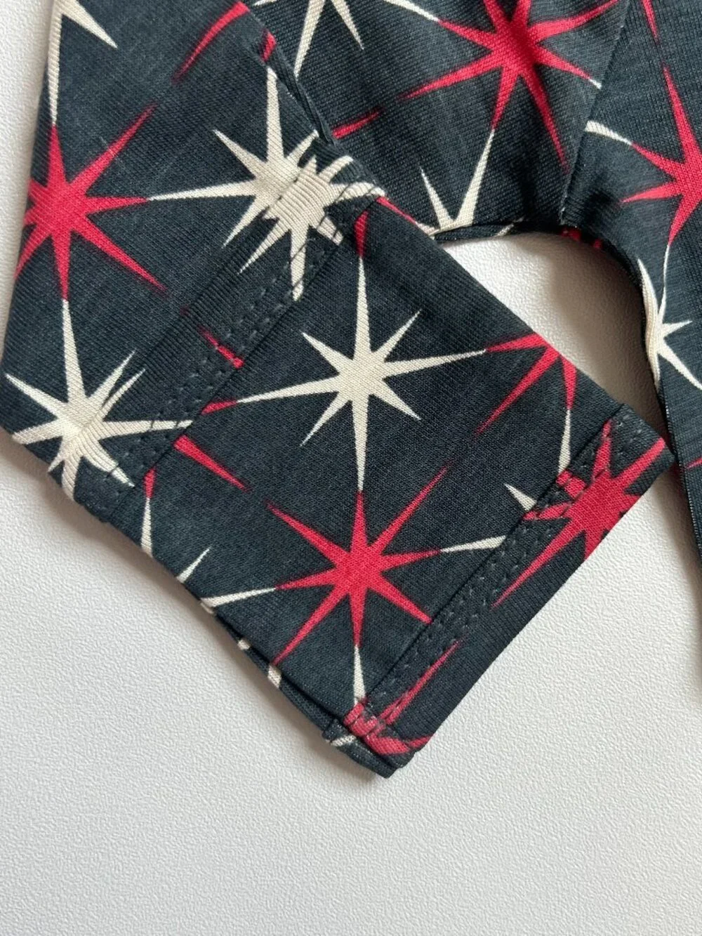 NWT Kate Quinn Bamboo Footie 0-3M Retro Stars 2 Way Zip